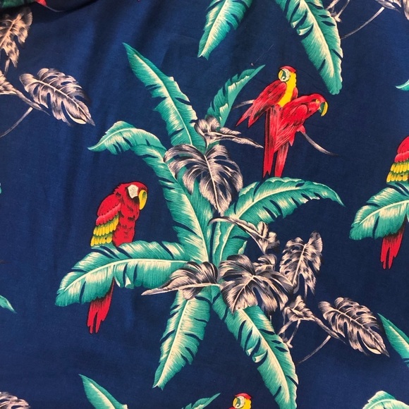 Sarong wrap with colorful tropical print parrots palm trees tassels 42”x54” - Picture 5 of 6